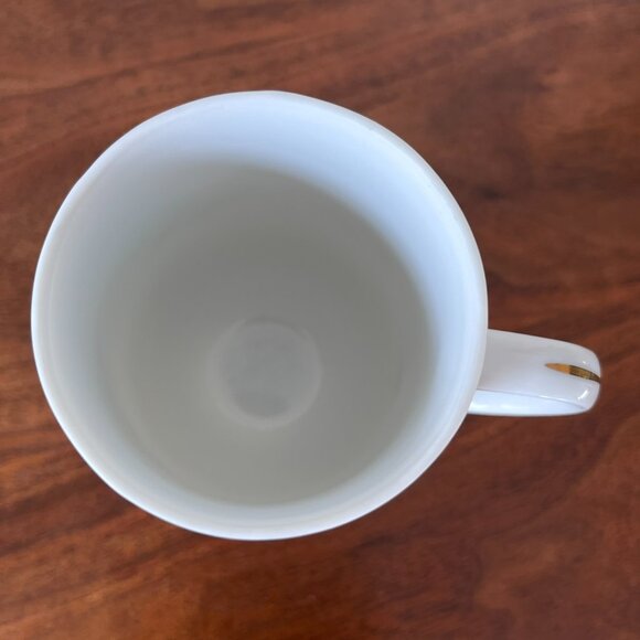 Vintage Porcelain Christmas Holly Mug Made in Japan Pedestal Cup Gold Trim - Picture 6 of 9